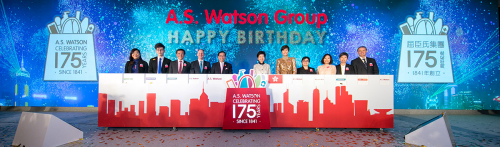 Mrs. Carrie Lam, GBS, JP, Chief Secretary for Administration, Hong Kong SAR Government (6th from right), Mr Dominic Lai, Group Managing Director of AS Watson Group (5th from left) and the Group’s management team kicked off the company’s momentous 175th anniversary.