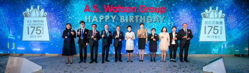 Mrs. Carrie Lam, GBS, JP, Chief Secretary for Administration, Hong Kong SAR Government (6th from right), Mr Dominic Lai, Group Managing Director of AS Watson Group (5th from left) and the Group’s management team kicked off the company’s momentous 175th anniversary.