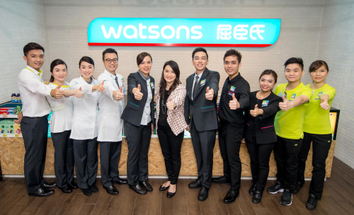 Brand-new Uniforms – (From left) Health & Fitness Advisors, Dietitian, Pharmacist, Store Manager, Emily Wong, Regional Marketing Director of Health & Beauty Asia (Middle), Store Manager, Beauty Advisors and General Staff