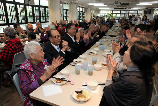 Mr Li Ka-shing visited elderly at Food Angel Community Centre during Chinese New Year