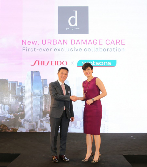 Malina Ngai, Group Chief Operating Officer of AS Watson Group (right) and Kazushige Akao, Shiseido Group Director, Corporate Officer, Chief Strategy and Insights Officer (left) are excited about the successful launch of co-created derma skincare products