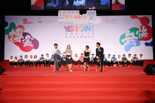 Mr. WONG Kam Po, SBS, MH, Programme Development Executive of SF&OC Sports Legacy Scheme cum Facilitator of the Starts Mentors (Left 1) and Ms. WONG Wan Yiu, Jamie, Committee of Hong Kong Elites Athletes Association (Left 2) share their efforts in striving for success with the awardees, and encourage them to embrace their future