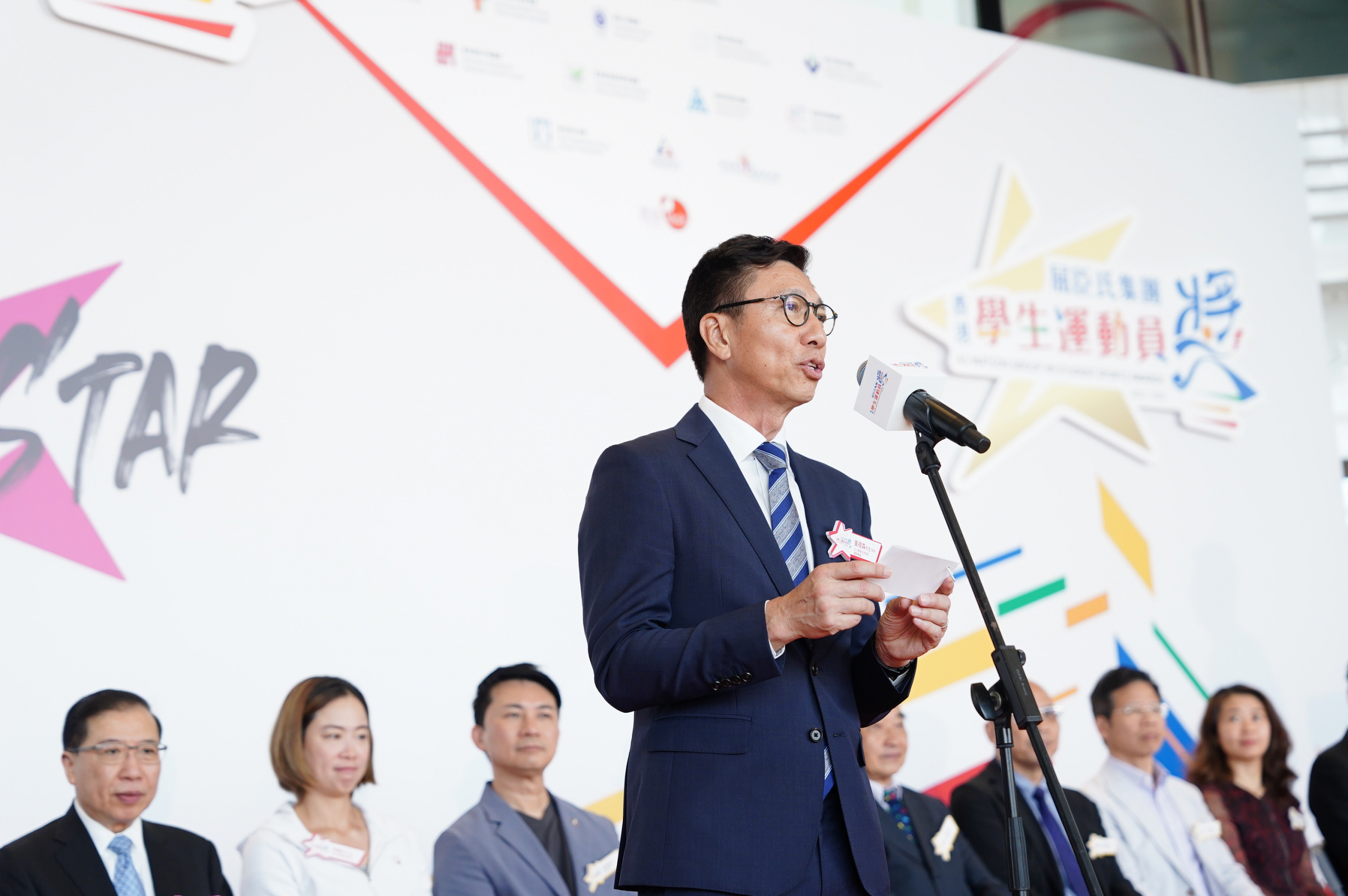 Wong Tak-sum, Sam, MH, Commissioner for Sports, Culture, Sports and Tourism Bureau, encourages outstanding student-athlete to pursue excellence in sports